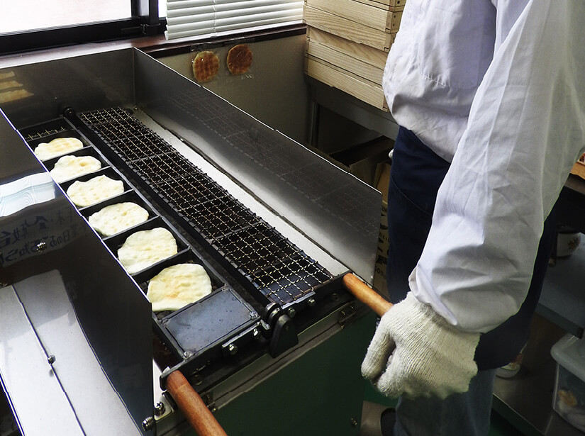 原料は、自社栽培コシヒカリ「能生米」